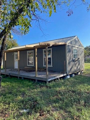 209 S Avenue D, Cross Plains, TX 76443