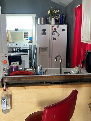 209 S Avenue D, Cross Plains, TX 76443