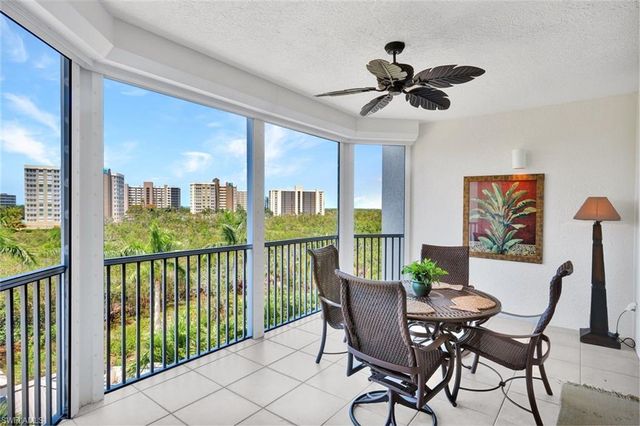 315 Dunes BLVD 404, Naples, FL 34110