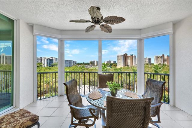 315 Dunes BLVD 404, Naples, FL 34110