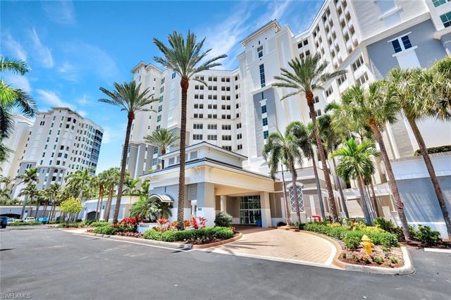 315 Dunes BLVD 404, Naples, FL 34110