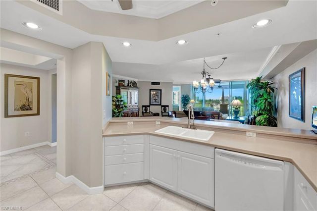 315 Dunes BLVD 404, Naples, FL 34110