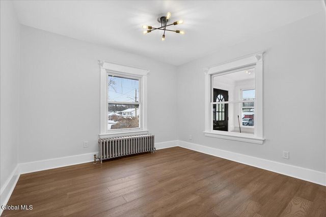 45 Lorraine Avenue, Schenectady, NY 12304