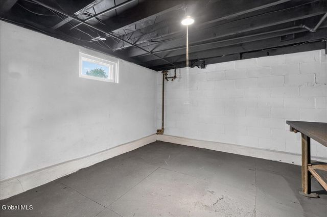 45 Lorraine Avenue, Schenectady, NY 12304