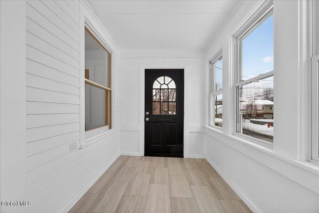 45 Lorraine Avenue, Schenectady, NY 12304