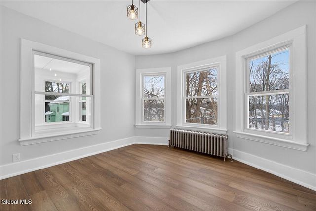 45 Lorraine Avenue, Schenectady, NY 12304