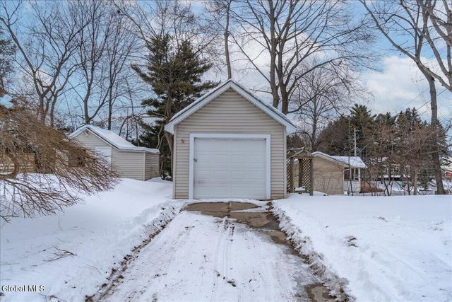 45 Lorraine Avenue, Schenectady, NY 12304