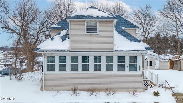 45 Lorraine Avenue, Schenectady, NY 12304