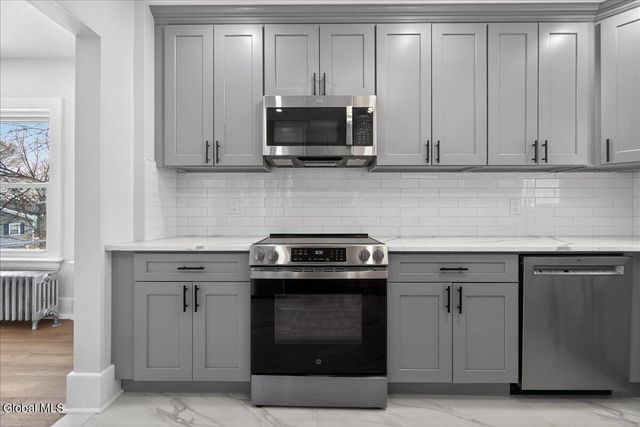 45 Lorraine Avenue, Schenectady, NY 12304