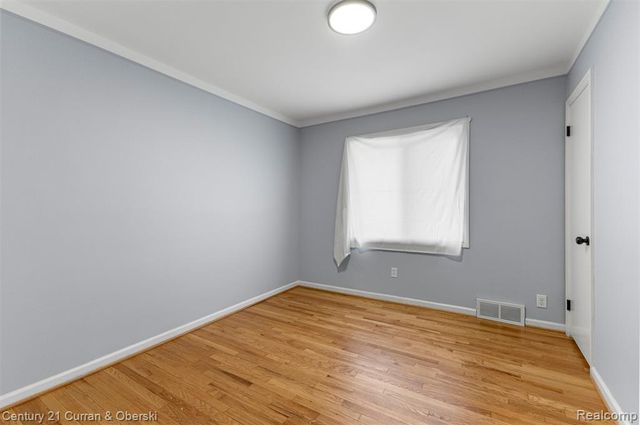 8276 Riverview Street, Dearborn Heights, MI 48127