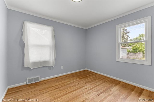 8276 Riverview Street, Dearborn Heights, MI 48127