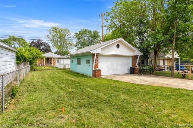 8276 Riverview Street, Dearborn Heights, MI 48127