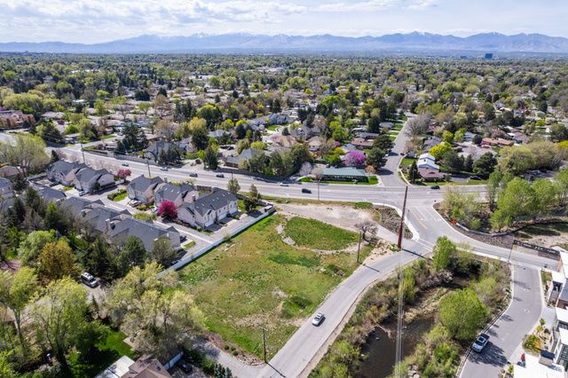 1990 E ARBOR LN, Holladay, UT 84117