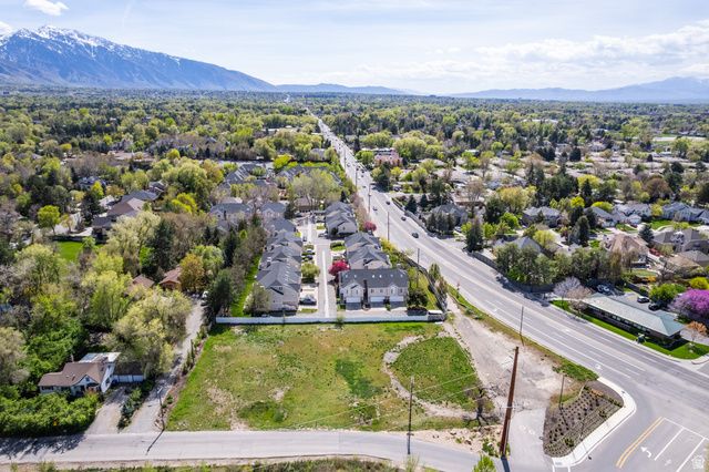 1990 E ARBOR LN, Holladay, UT 84117