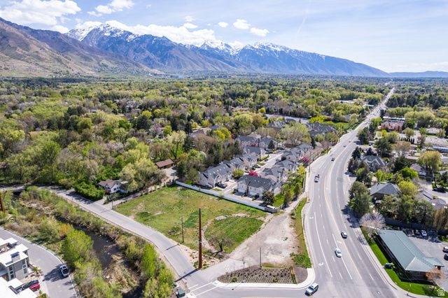 1990 E ARBOR LN, Holladay, UT 84117