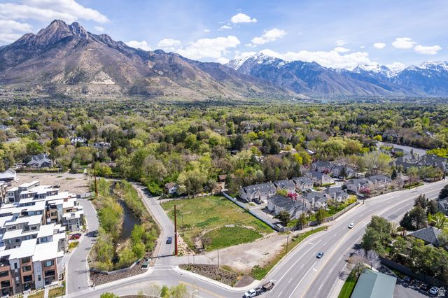 1990 E ARBOR LN, Holladay, UT 84117