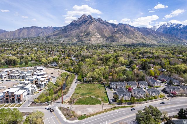 1990 E ARBOR LN, Holladay, UT 84117
