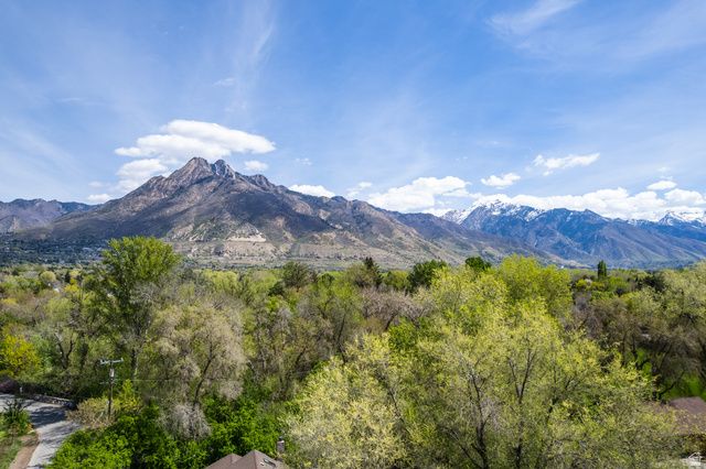 1990 E ARBOR LN, Holladay, UT 84117
