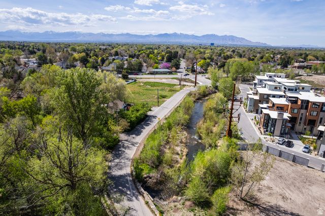 1990 E ARBOR LN, Holladay, UT 84117