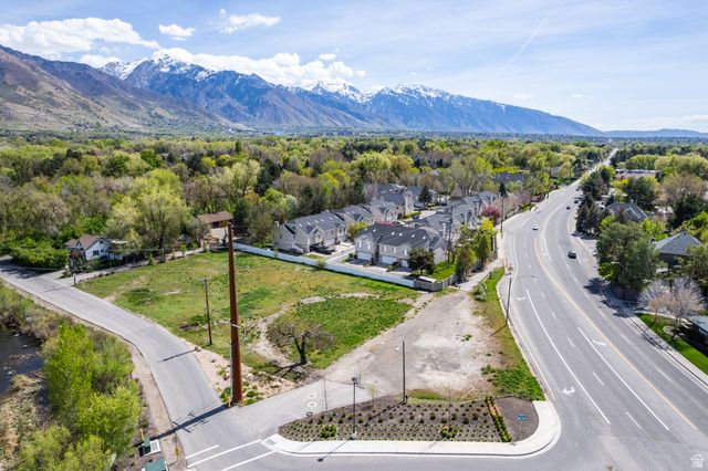 1990 E ARBOR LN, Holladay, UT 84117