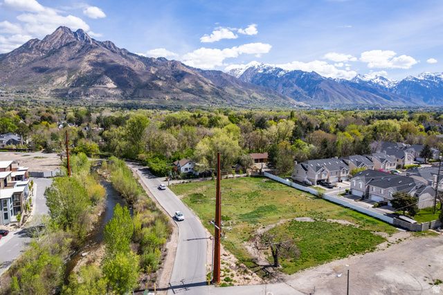 1990 E ARBOR LN, Holladay, UT 84117