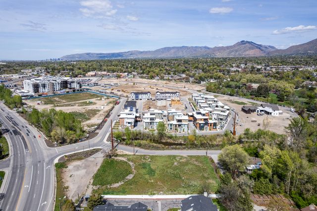 1990 E ARBOR LN, Holladay, UT 84117