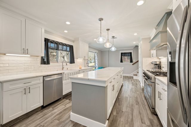 3905 Shady Creek Drive, Euless, TX 76040