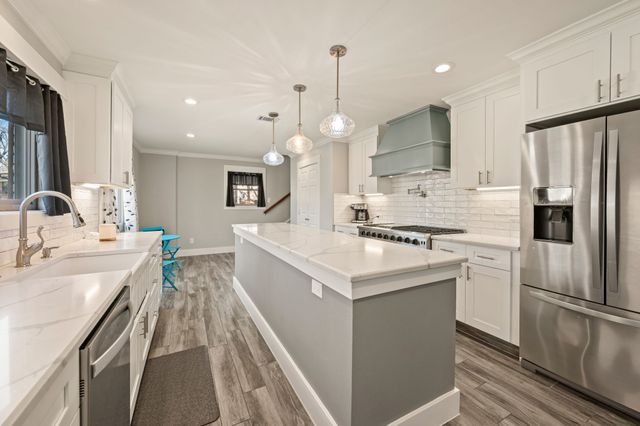 3905 Shady Creek Drive, Euless, TX 76040