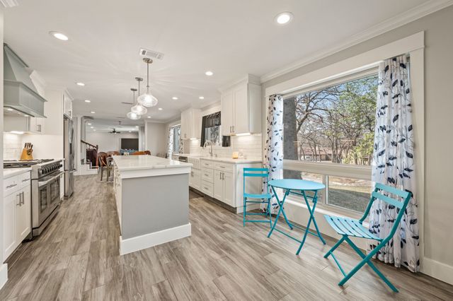 3905 Shady Creek Drive, Euless, TX 76040