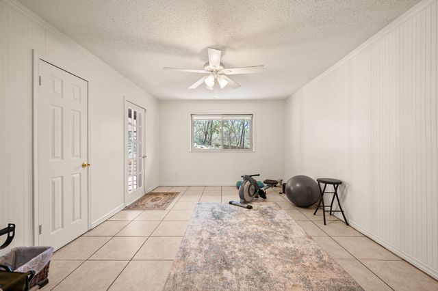 3905 Shady Creek Drive, Euless, TX 76040