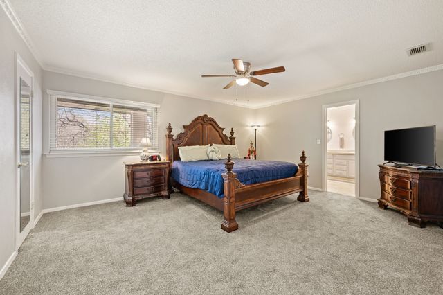 3905 Shady Creek Drive, Euless, TX 76040