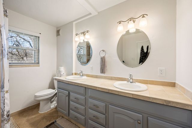 3905 Shady Creek Drive, Euless, TX 76040