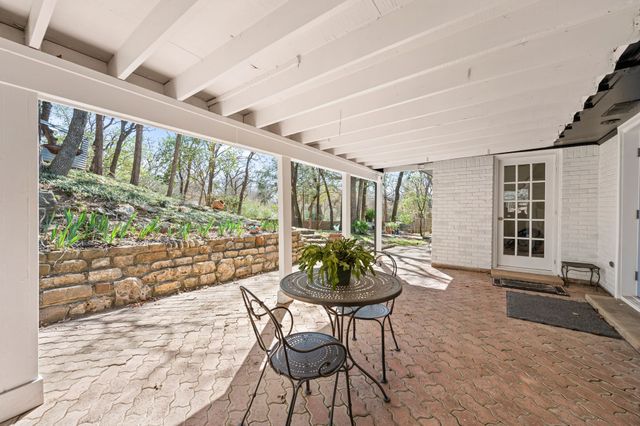 3905 Shady Creek Drive, Euless, TX 76040