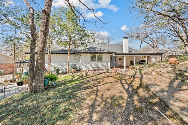 3905 Shady Creek Drive, Euless, TX 76040