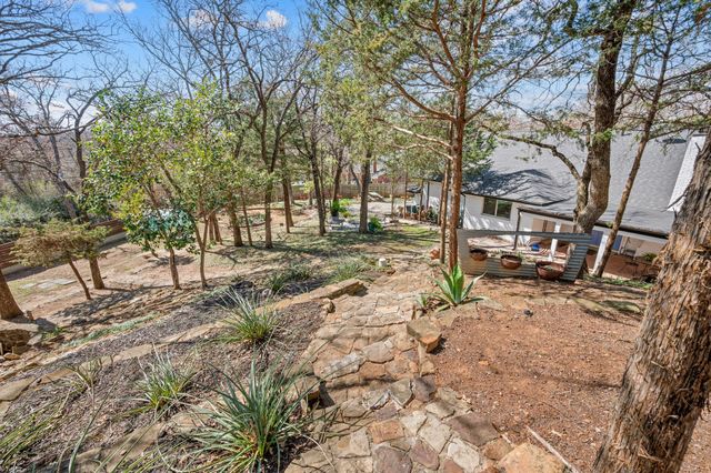 3905 Shady Creek Drive, Euless, TX 76040