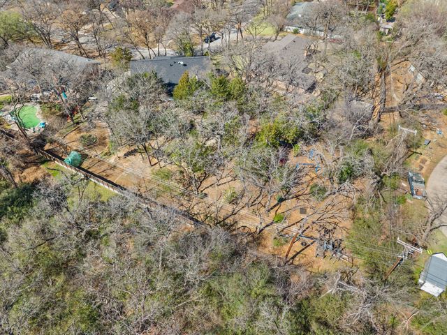 3905 Shady Creek Drive, Euless, TX 76040