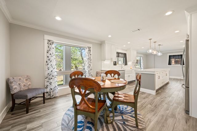 3905 Shady Creek Drive, Euless, TX 76040