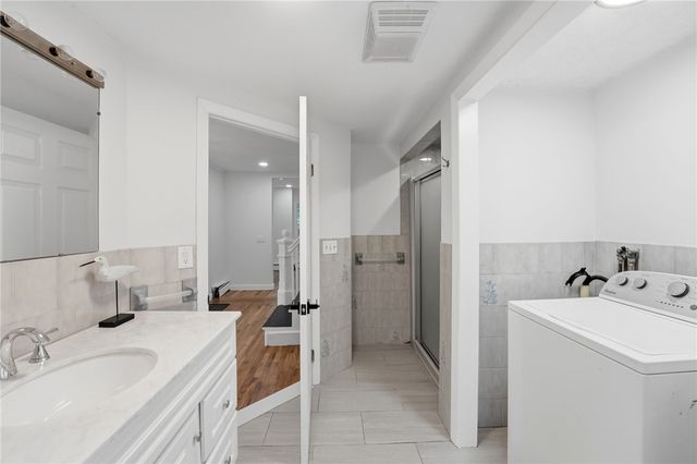 59 Central Avenue, North Providence, RI 02911