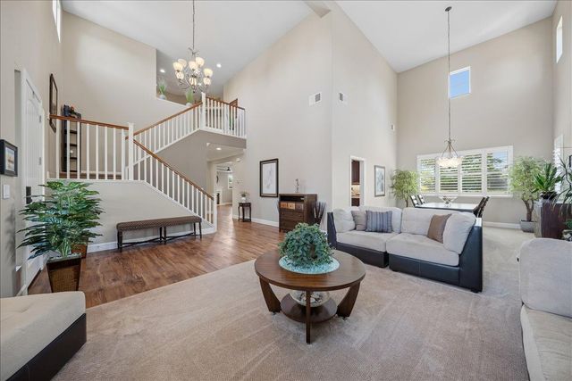 433 Rockcliff Ct, Roseville, CA 95747