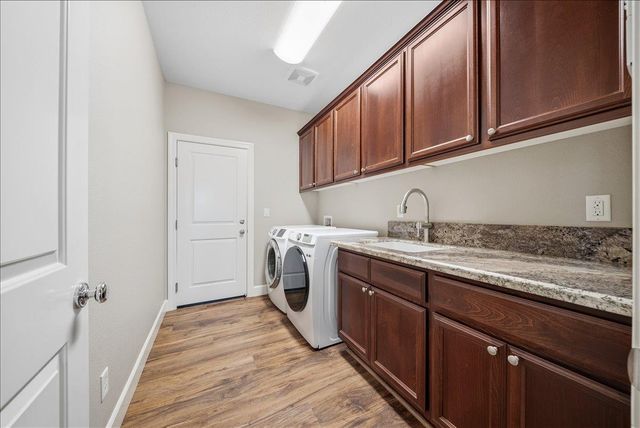 433 Rockcliff Ct, Roseville, CA 95747