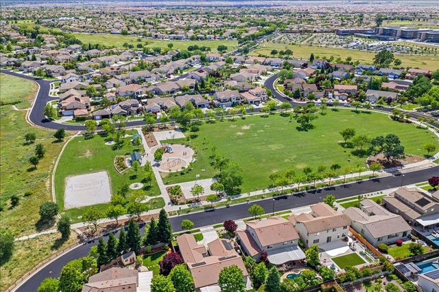 433 Rockcliff Ct, Roseville, CA 95747