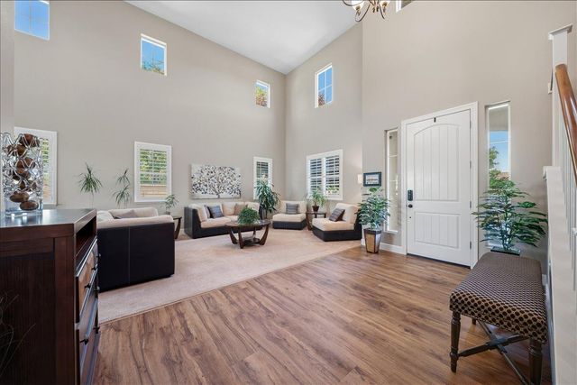 433 Rockcliff Ct, Roseville, CA 95747