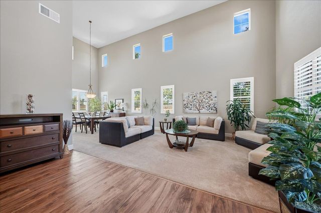 433 Rockcliff Ct, Roseville, CA 95747