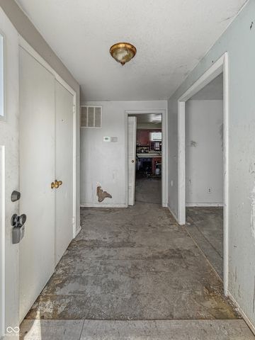 11120 McDowell Drive, Indianapolis, IN 46229