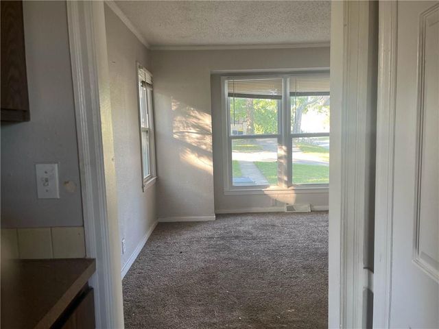 1025 E 84th Terrace, Kansas City, MO 64131