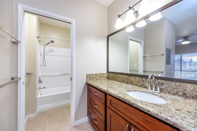 91-271 Hanapouli Circle 14E, Ewa Beach, HI 96706