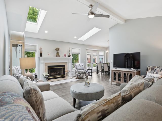 19020 Carmelo Drive, Clinton Twp, MI 48038
