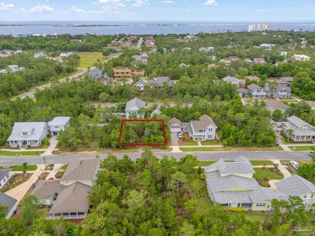4888 Leeward Dr, Pensacola, FL 32507