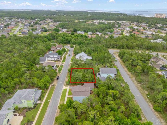 4888 Leeward Dr, Pensacola, FL 32507