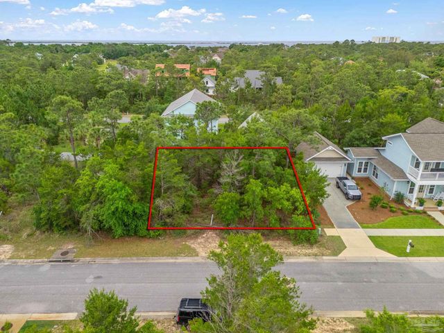 4888 Leeward Dr, Pensacola, FL 32507